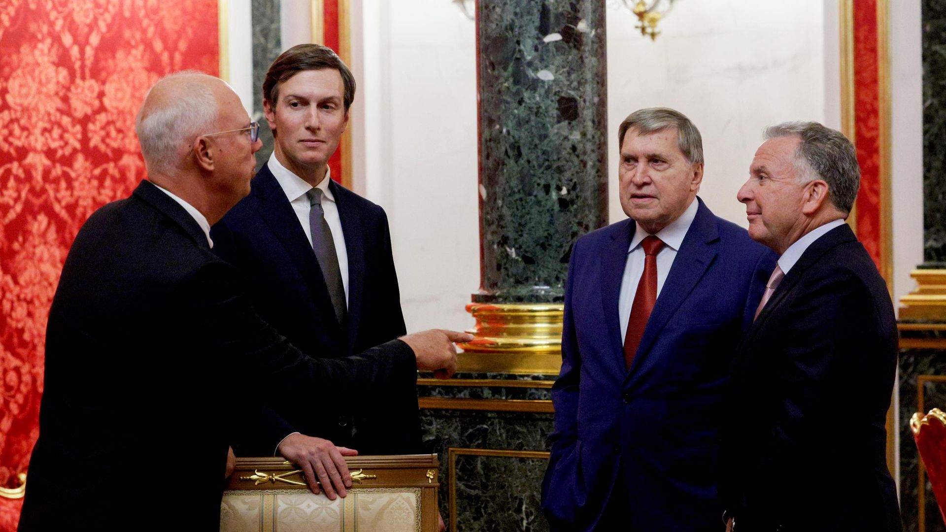 Специальный представитель президента РФ Кирилл Дмитриев, зять президента США Джаред Кушнер , помощник президента РФ Юрий Ушаков и специальный посланник президента США Стивен Уиткофф перед началом встречи с президентом РФ Владимиром Путиным - РИА Новости, 1920, 06.09.2026
