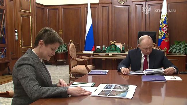 Путин проводит встречу с Еленой Шмелевой
