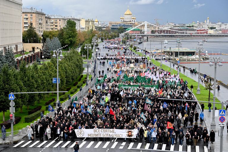 Участники Общемосковского крестного хода Участники Общемосковского крестного хода