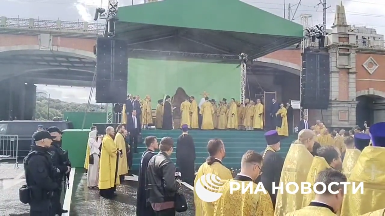 Патриарх Кирилл отслужил молебен перед мощами Дмитрия Донского  - РИА Новости, 1920, 06.09.2026