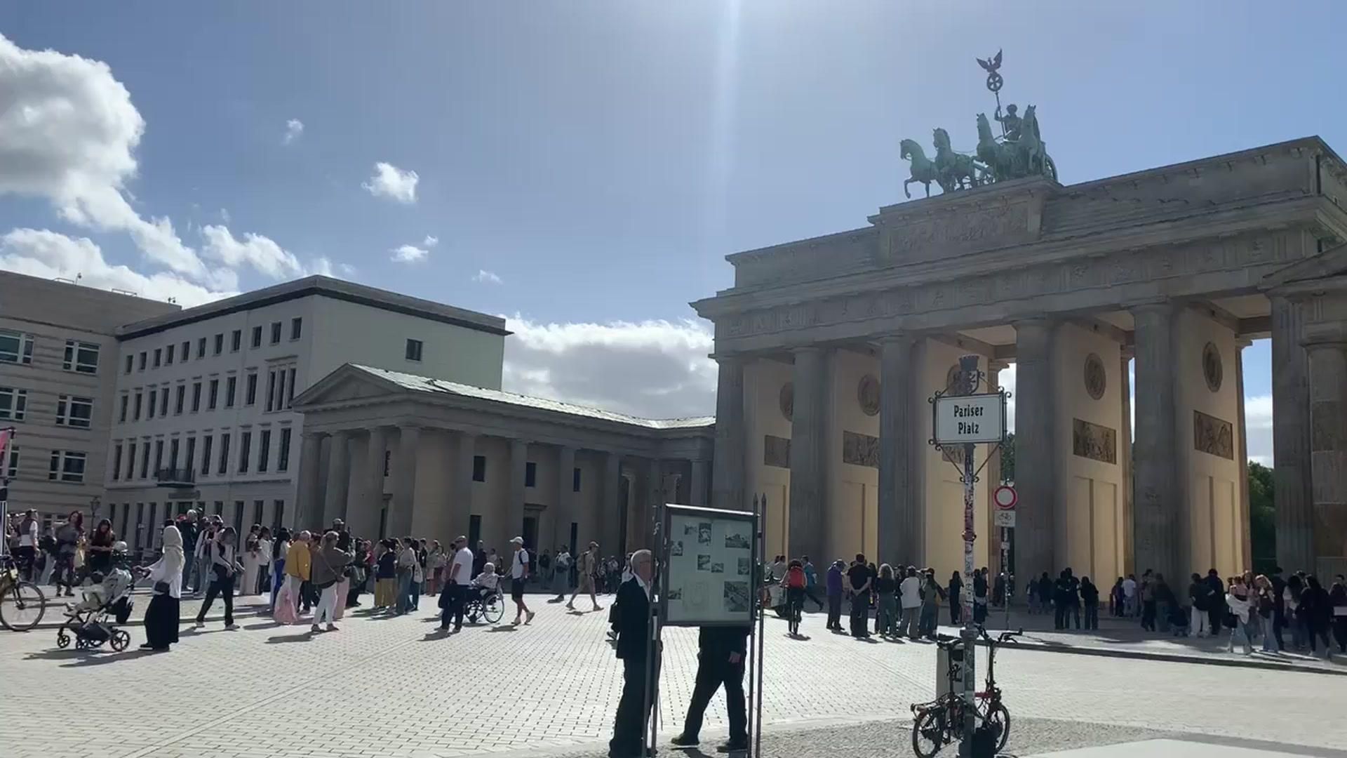 Митинг у Бранденбургских ворот в Берлине Митинг у Бранденбургских ворот в Берлине - РИА Новости, 1920, 06.09.2026