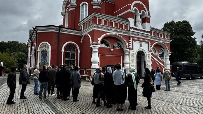Церемония прощания с заслуженным журналистом РФ Алексеем Вишневецким в храме Благовещения Пресвятой Богородицы в Москве