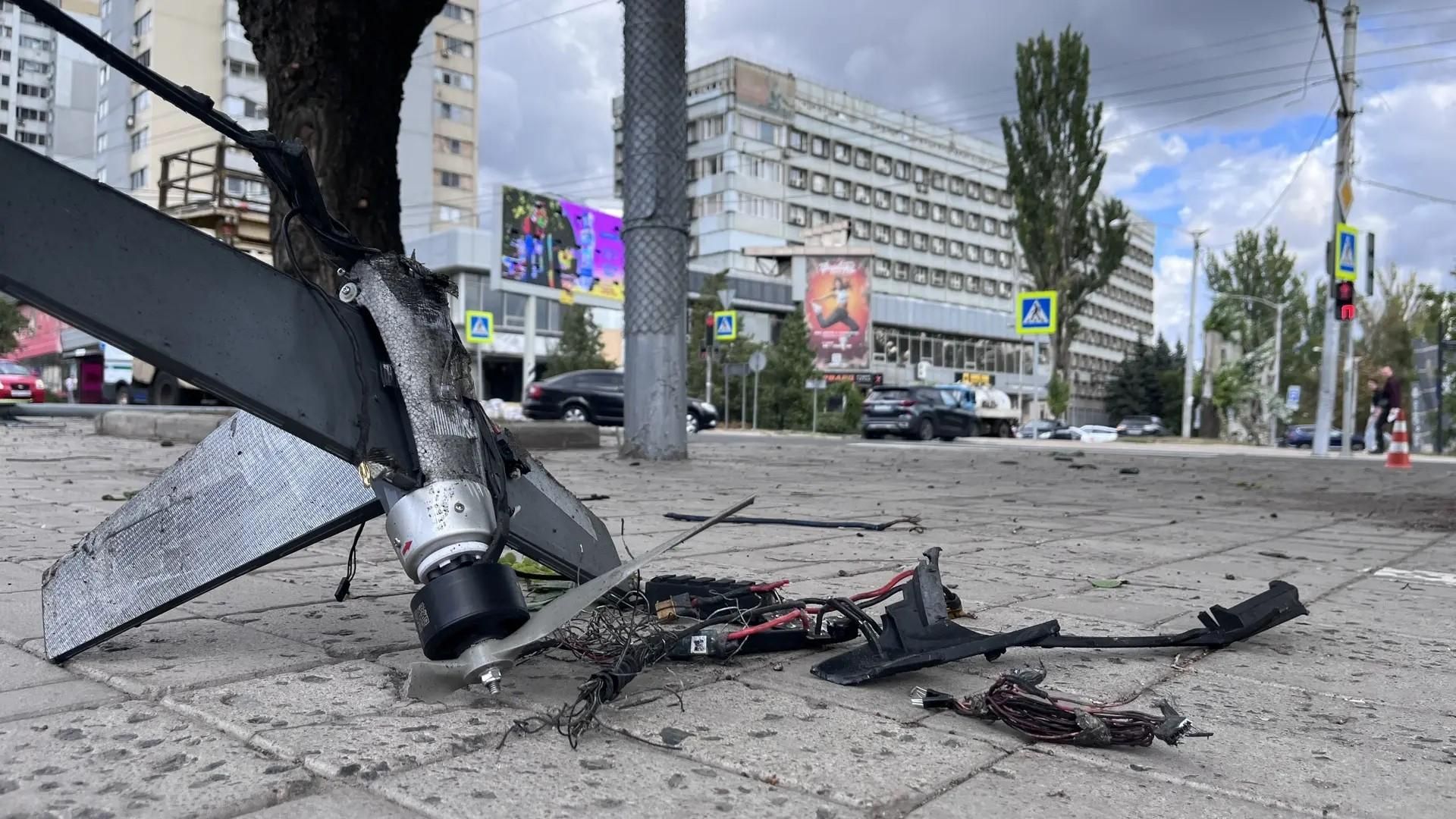 На месте удара ВСУ в Донецке. 7 сентября 2026 На месте удара ВСУ в Донецке. 7 сентября 2026 - РИА Новости, 1920, 07.09.2026