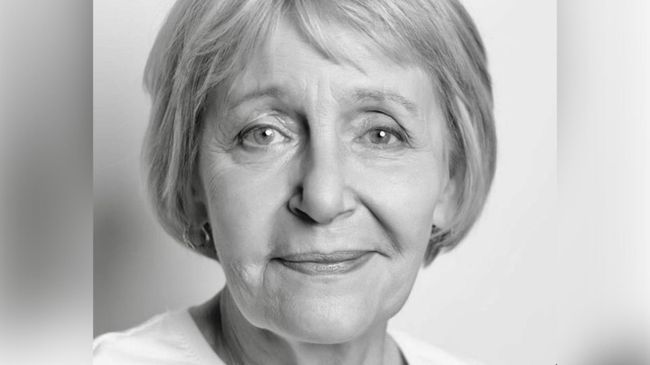 Нина Попова