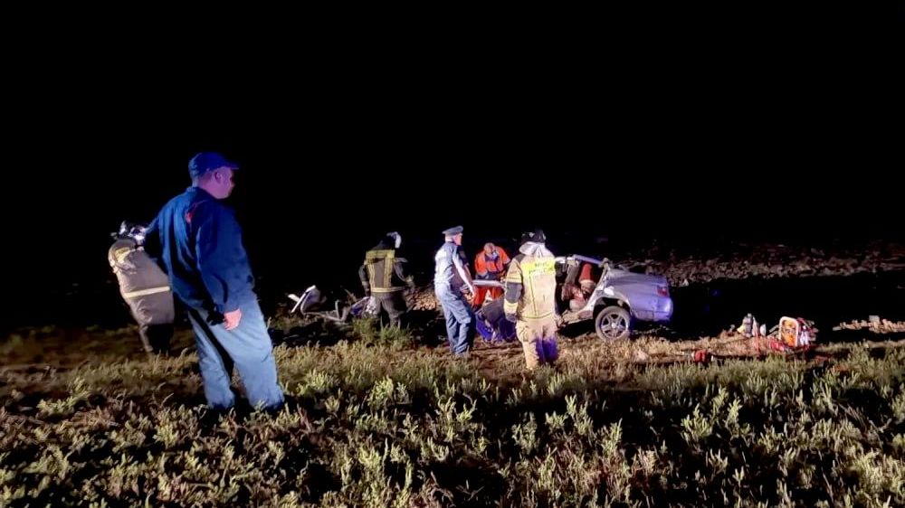 Последствия ДТП на трассе Новоалександровск – Кропоткин в Ставропольском крае. 7 сентября 2026 - РИА Новости, 1920, 07.09.2026