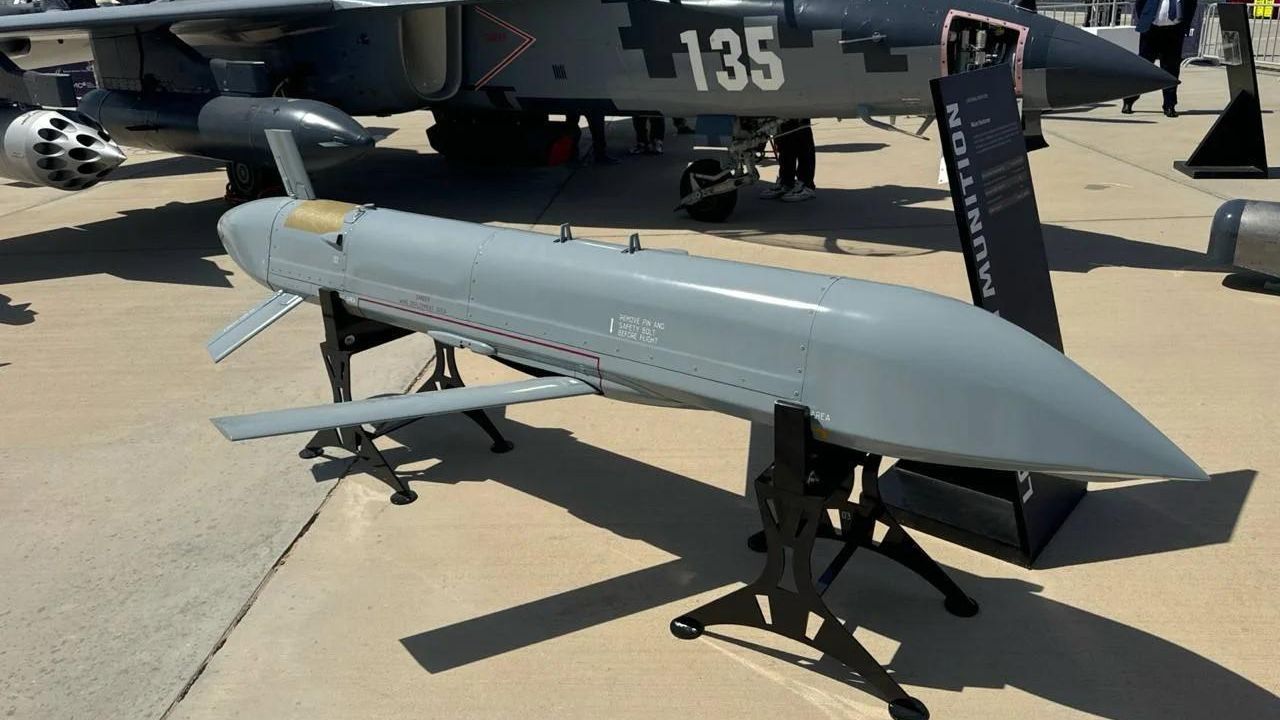 Новый авиационный боеприпас Дань-Т на Международной выставке авиации и космонавтики Эль-Аламейн-2026 Новый авиационный боеприпас Дань-Т на Международной выставке авиации и космонавтики Эль-Аламейн-2026 - РИА Новости, 1920, 08.09.2026