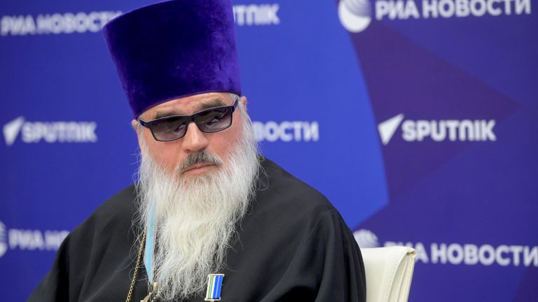 Настоятель подворья Патриарха при храме Собора новомучеников и исповедников Российских в Новокосино г. Москвы, ответственный секретарь журнала Храмоздатель, действительный член Императорского православного палестинского общества (ИППО), протоиерей Владимир (Клюев)