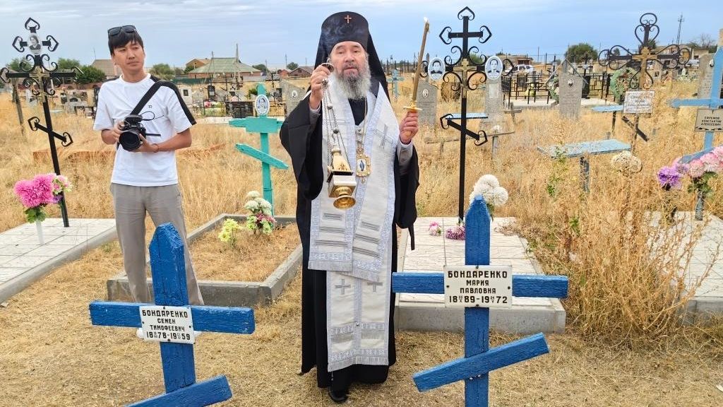 Проведение эксгумации тел свидетелей явления Христа в Элисте семьи Бондаренко Проведение эксгумации тел свидетелей явления Христа в Элисте семьи Бондаренко - РИА Новости, 1920, 08.09.2026