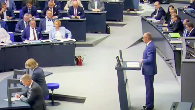 Перепалка Мерца и Алисы Вайдель в парламенте