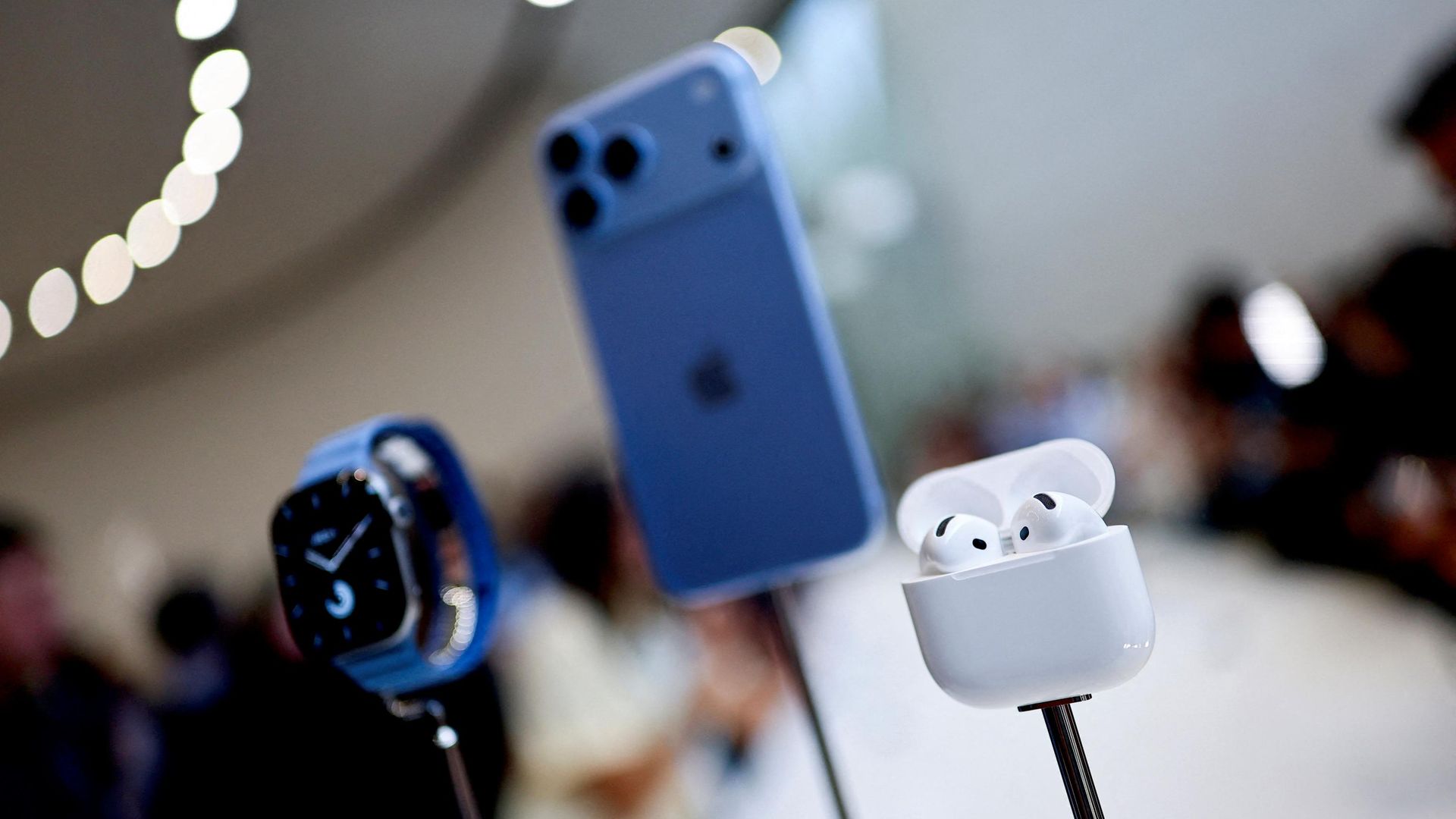 Презентация новых моделей iPhone, AirPods и Apple Watch Презентация новых моделей iPhone, AirPods и Apple Watch - РИА Новости, 1920, 18.09.2026