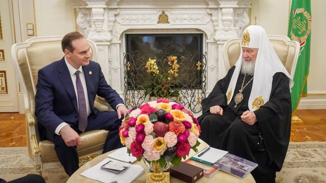 Глава Мордовии Артем Здунов и Патриарх Московский и всея Руси Кирилл во время встречи