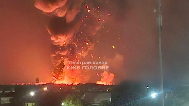 Пожар на месте взрыва в Гостомеле