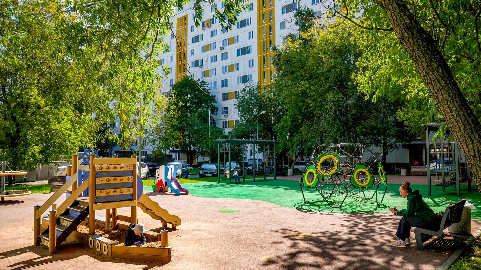 Новая детская площадка в Алтуфьевском районе Москвы Новая детская площадка в Алтуфьевском районе Москвы - РИА Новости, 1920, 16.09.2026