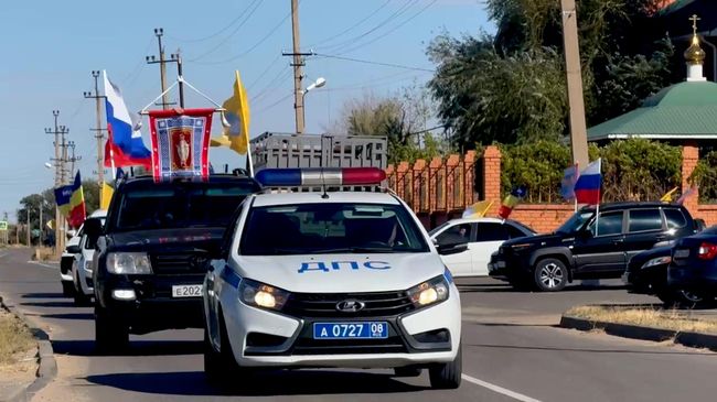 Калмыцкие казаки проводят автопробег к годовщине явления Христа в Элисте