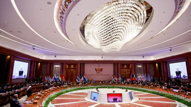 Заседание XVIII саммита БРИКС в Нью-Дели с участием президента РФ Владимира Путина