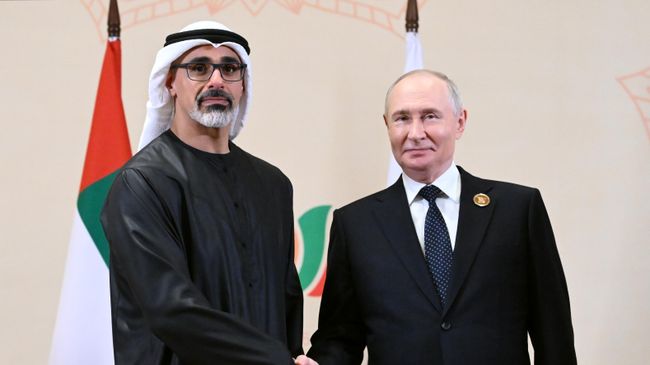 Президент РФ Владимир Путин и наследный принц Абу-Даби шейх Халед бен Мухаммед Аль Нахайян во время встречи на полях саммита БРИКС