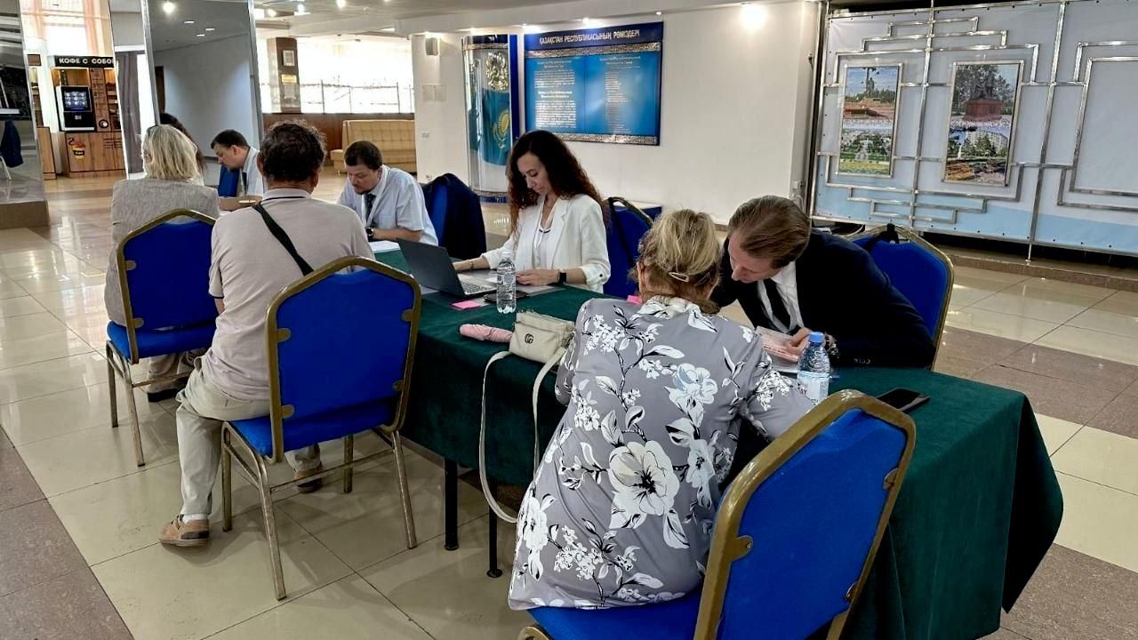 Досрочное голосование на выборах депутатов Государственной Думы РФ в Казахстане Досрочное голосование на выборах депутатов Государственной Думы РФ в Казахстане - РИА Новости, 1920, 13.09.2026