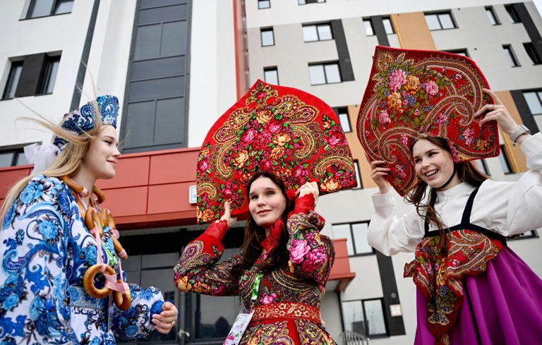 Участницы Международного фестиваля молодежи в Екатеринбурге