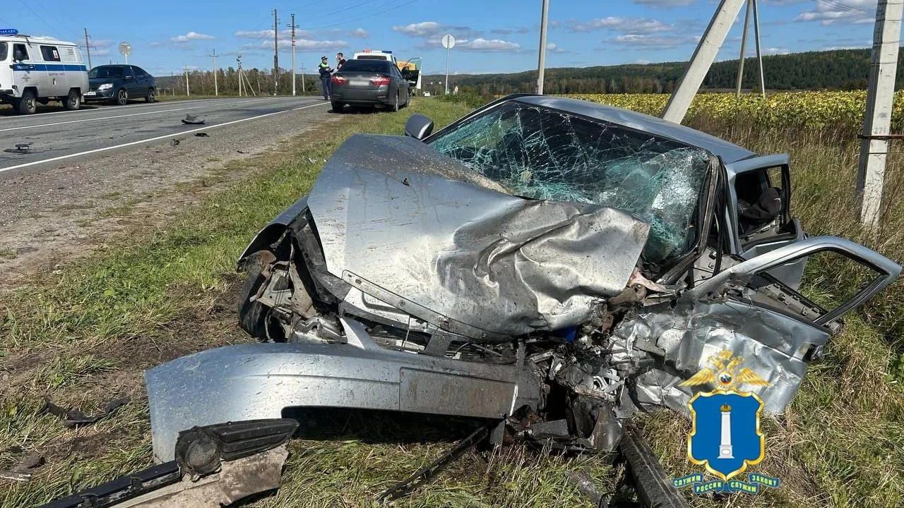 Последствия ДТП с участием двух автомобилей в Ульяновской области - РИА Новости, 1920, 14.09.2026
