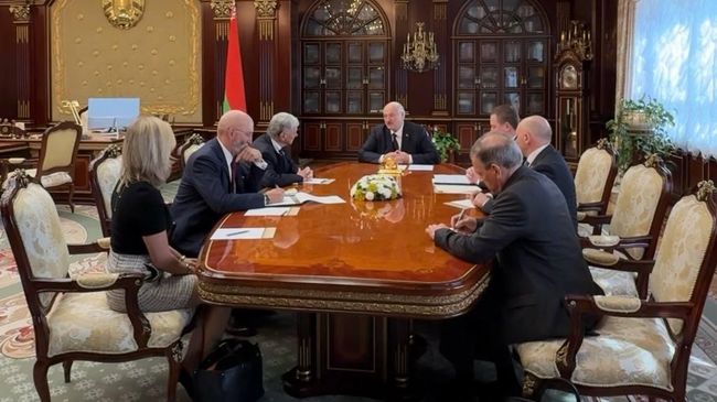 Президент Белоруссии Александр Лукашенко встретился с представителями команды президента США Дональда Трампа