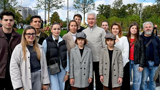 Сергей Собянин открыл пешеходный мост в центре Москвы