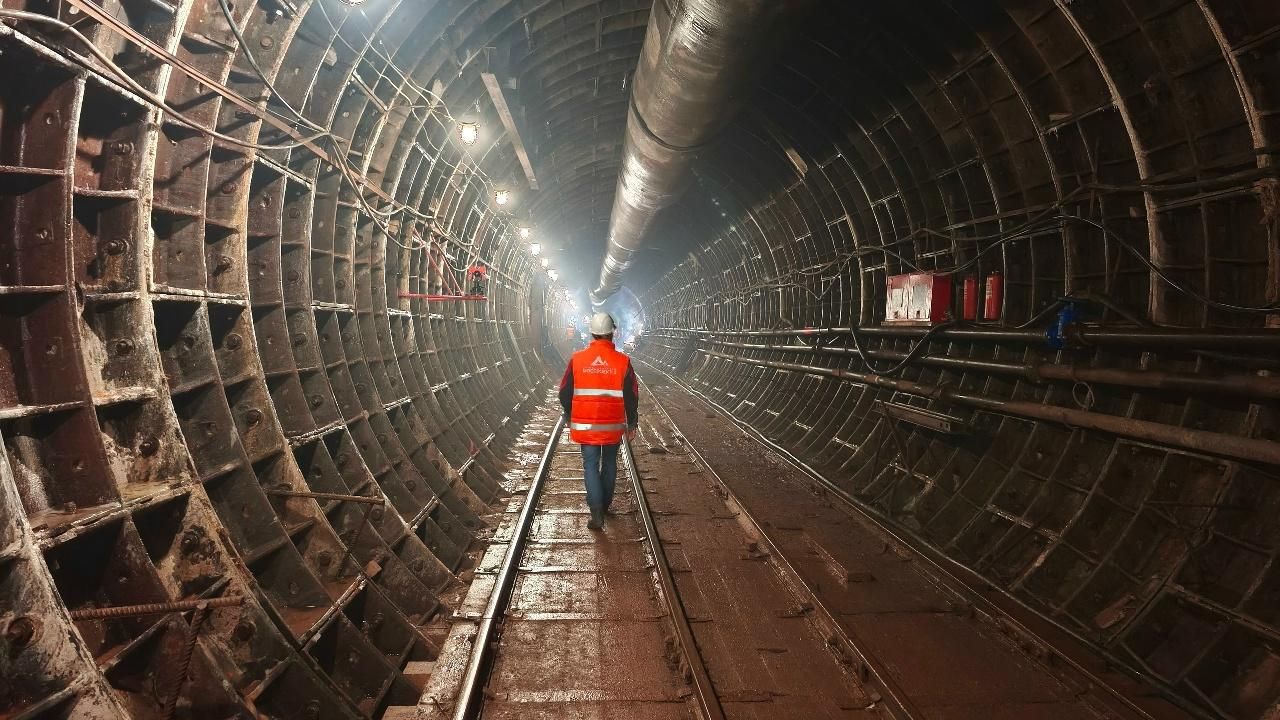 Перегонный тоннель между станциями Высотная и Улица Копылова Перегонный тоннель между станциями Высотная и Улица Копылова - РИА Новости, 1920, 16.09.2026