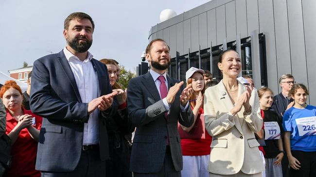 Виталий Королев на открытии нового бегового центра в Твери
