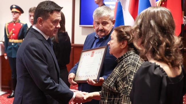 Андрей Воробьев передал медаль Золотая Звезда семье участника СВО