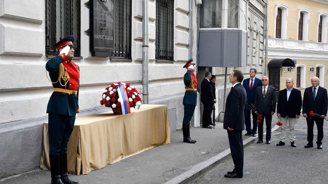 Церемония открытия мемориальной доски, посвященной Маркусу Вольфу 