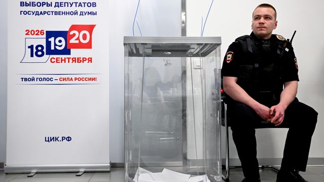 Голосование на избирательном участке в Москве на выборах депутатов Государственной Думы РФ девятого созыва