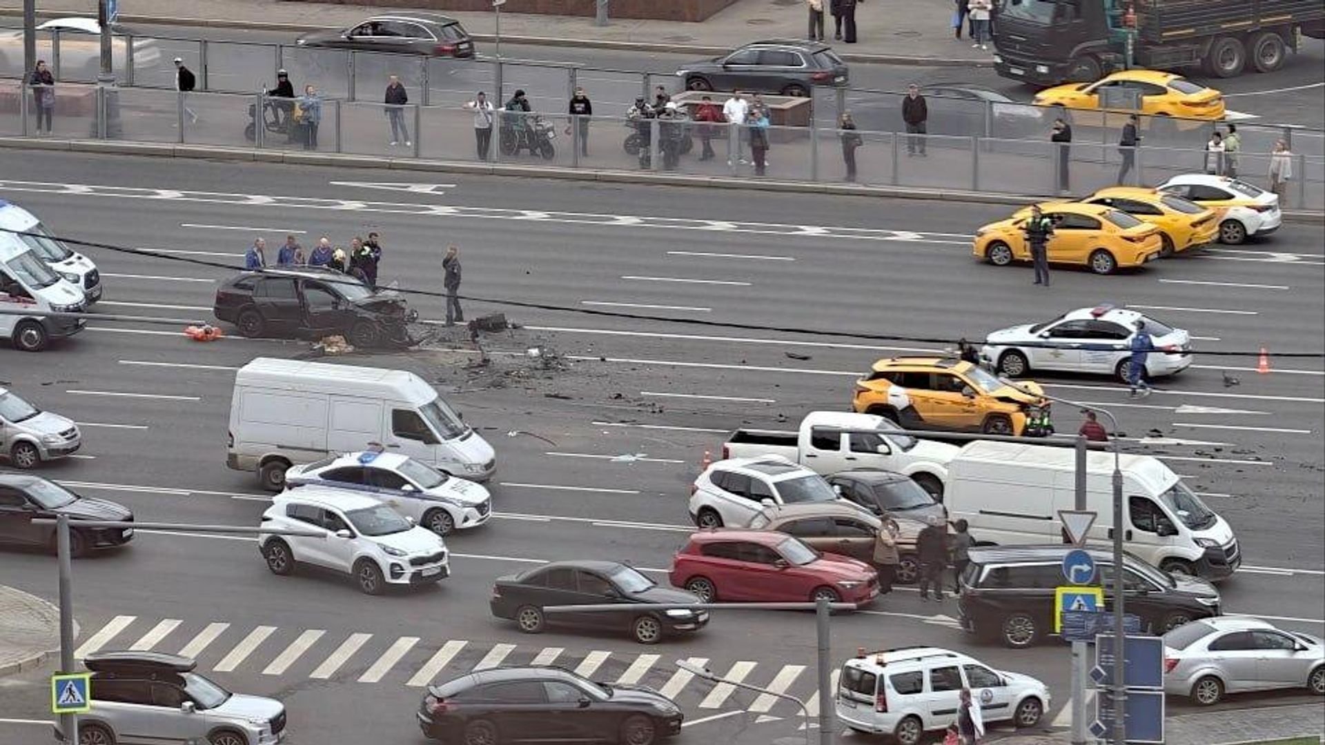 Последствия массового ДТП на Кутузовском проспекте в Москве Последствия массового ДТП на Кутузовском проспекте в Москве - РИА Новости, 1920, 18.09.2026