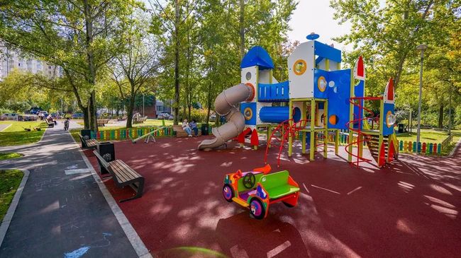 Космический игровой городок в районе Марьино в Москве