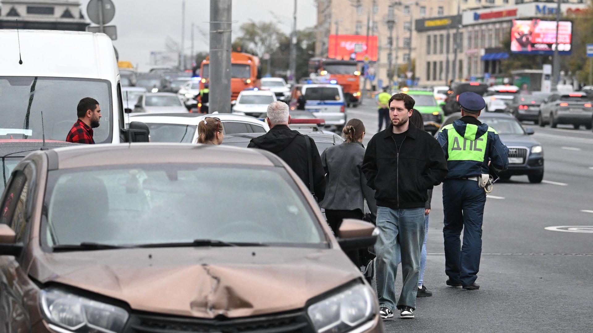 Обстановка на Кутузовском проспекте в Москве, где произошла авария с участием трех автомобилей Обстановка на Кутузовском проспекте в Москве, где произошла авария с участием трех автомобилей - РИА Новости, 1920, 18.09.2026
