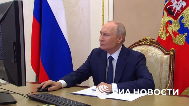 Путин голосует на выборах 
