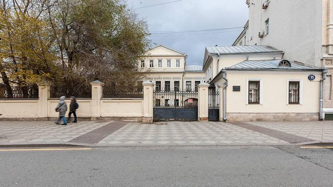 Купеческий особняк XVIII века на Пятницкой улице в Москве