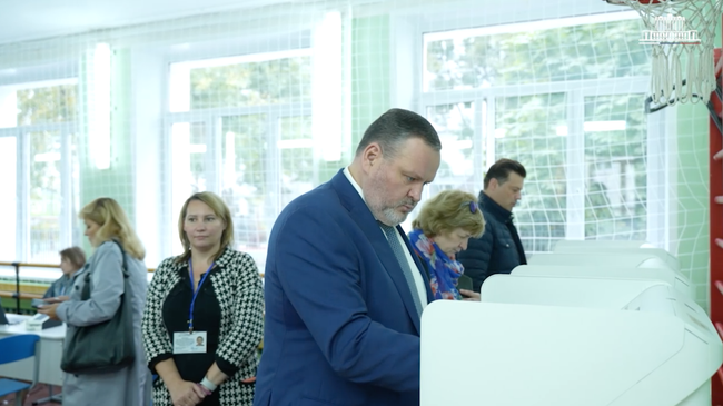 Глава Минтруда Антон Котяков на выборах в Госдуму