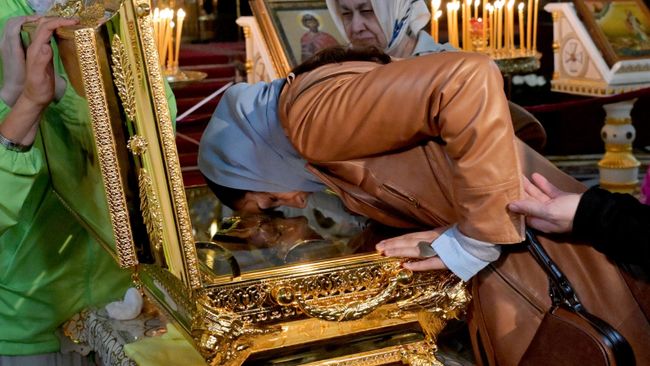 В монастыре рассказали, как молиться перед мощами Дмитрия Донского