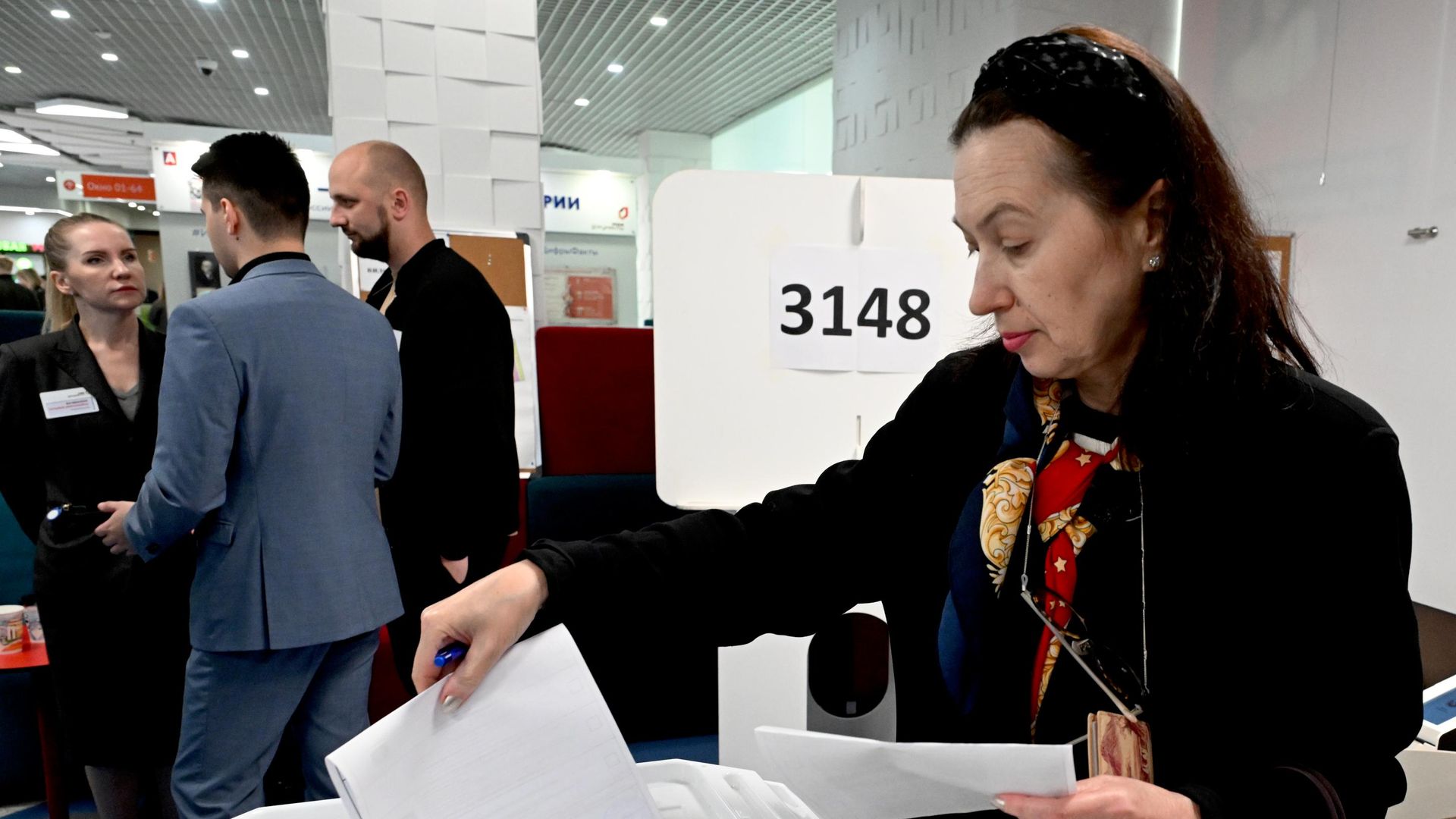 Голосование на избирательном участке в Москве на выборах депутатов Государственной Думы РФ девятого созыва. - РИА Новости, 1920, 19.09.2026