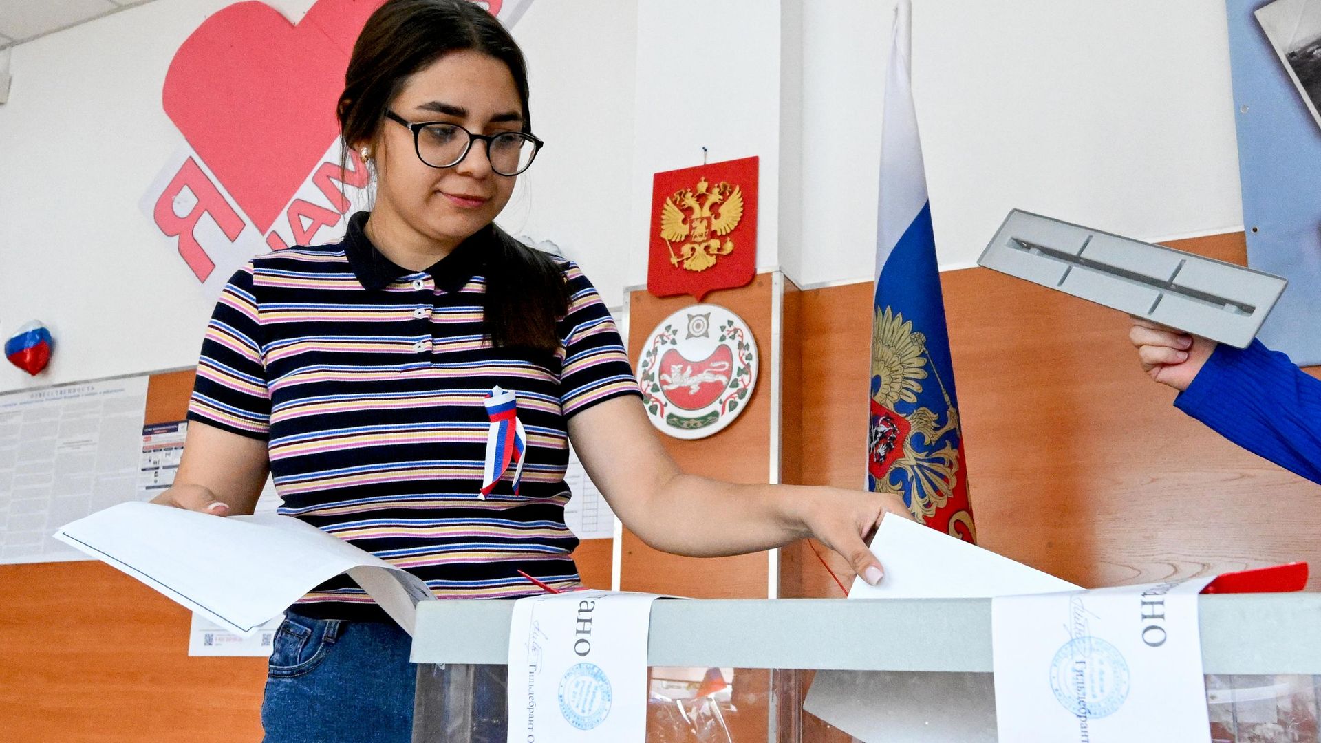 Голосование на выборах депутатов Государственной думы РФ девятого созыва на избирательном участке в Республике Хакасия Голосование на выборах депутатов Государственной думы РФ девятого созыва на избирательном участке в Республике Хакасия - РИА Новости, 1920, 20.09.2026