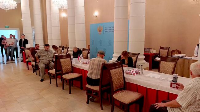 Россияне активно голосуют на выборах в Госдуму в Узбекистане Россияне активно голосуют на выборах в Госдуму в Узбекистане