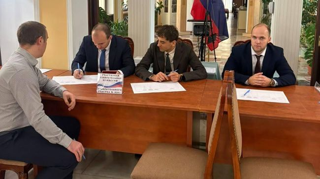 Избирательный участок, где проходит голосование на выборах в Государственную думу, в Бухаресте