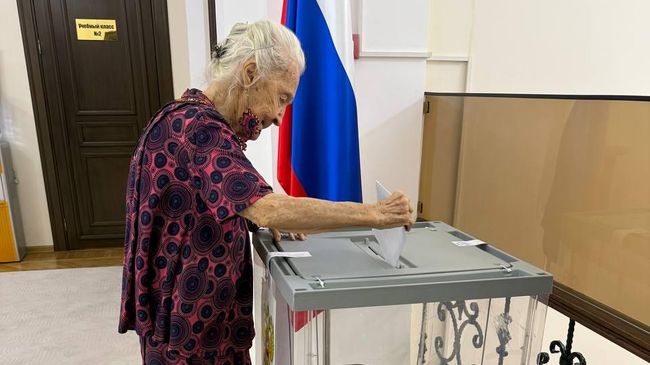Голосование на избирательном участке в Ашхабаде
