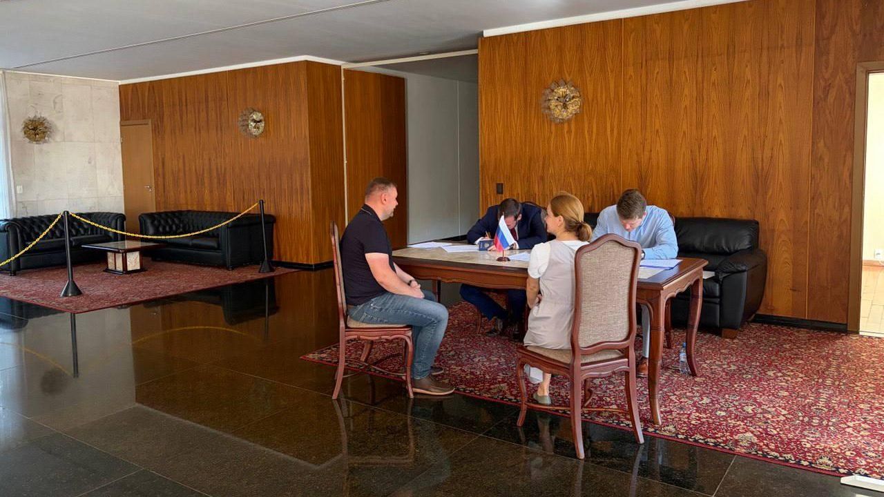 Голосование на выборах депутатов Государственной Думы РФ девятого созыва на избирательном участке в Бразилии - РИА Новости, 1920, 21.09.2026