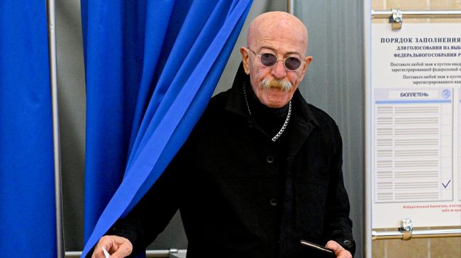 Розенбаум голосует за депутатов Госдумы РФ в Минске
