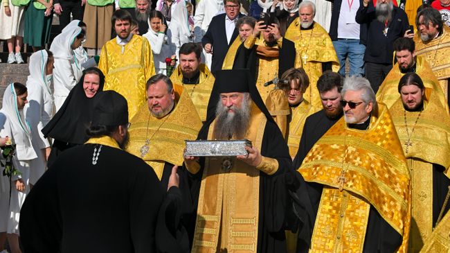 Проводы мощей святителя Спиридона Тримифунтского в храме Христа Спасителя