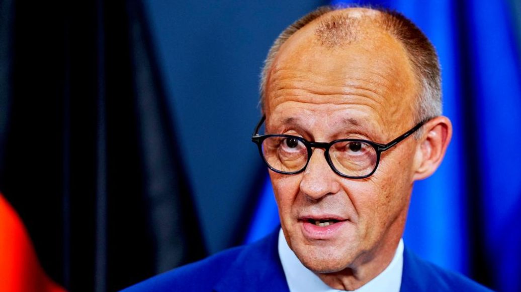 В ЕС начали готовить планы на случай отставки Мерца, сообщает Politico