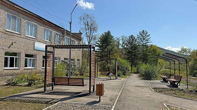 Площадь и пять дворов благоустроили в Партизанске Площадь и пять дворов благоустроили в Партизанске
