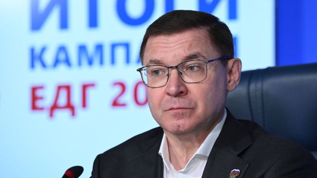 Владимир Якушев на пресс-конференции, посвященной подведению итогов избирательной кампании партии Единая Россия