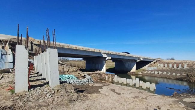Строительство моста в Суздале