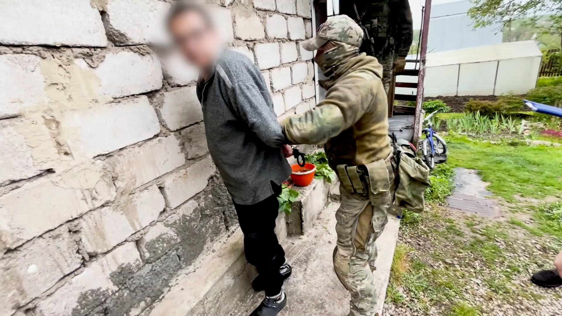 Кадры задержания членов преступной группы, организовавшей масштабный канал незаконной миграции Кадры задержания членов преступной группы, организовавшей масштабный канал незаконной миграции - РИА Новости, 1920, 23.09.2026